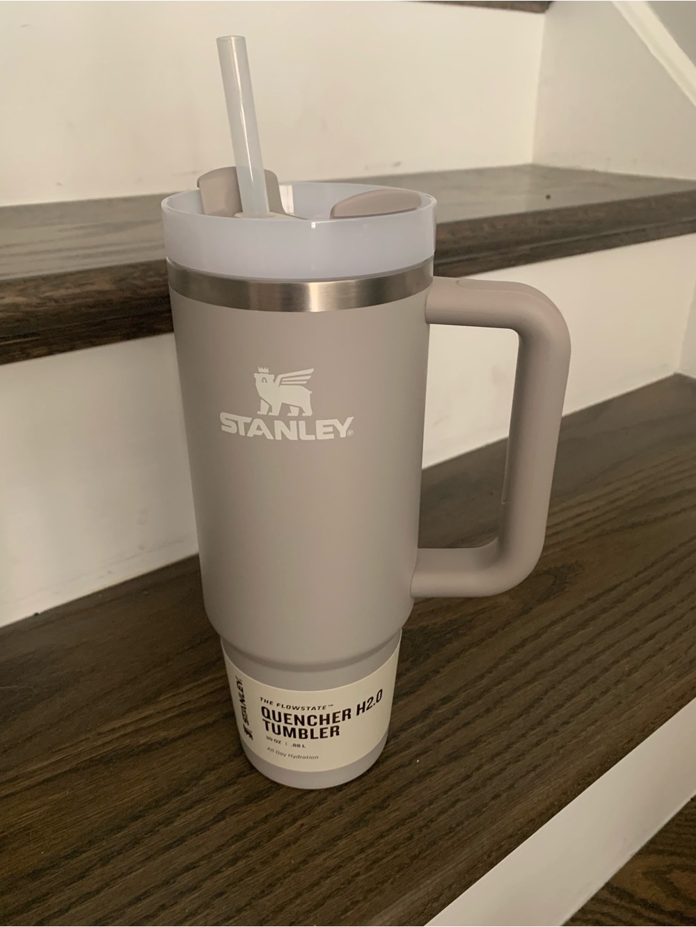 Stanley Tumbler Mug - Light Gray with White Lid